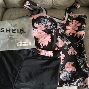 Brand new Shein 2 piece tankini swimsuit.